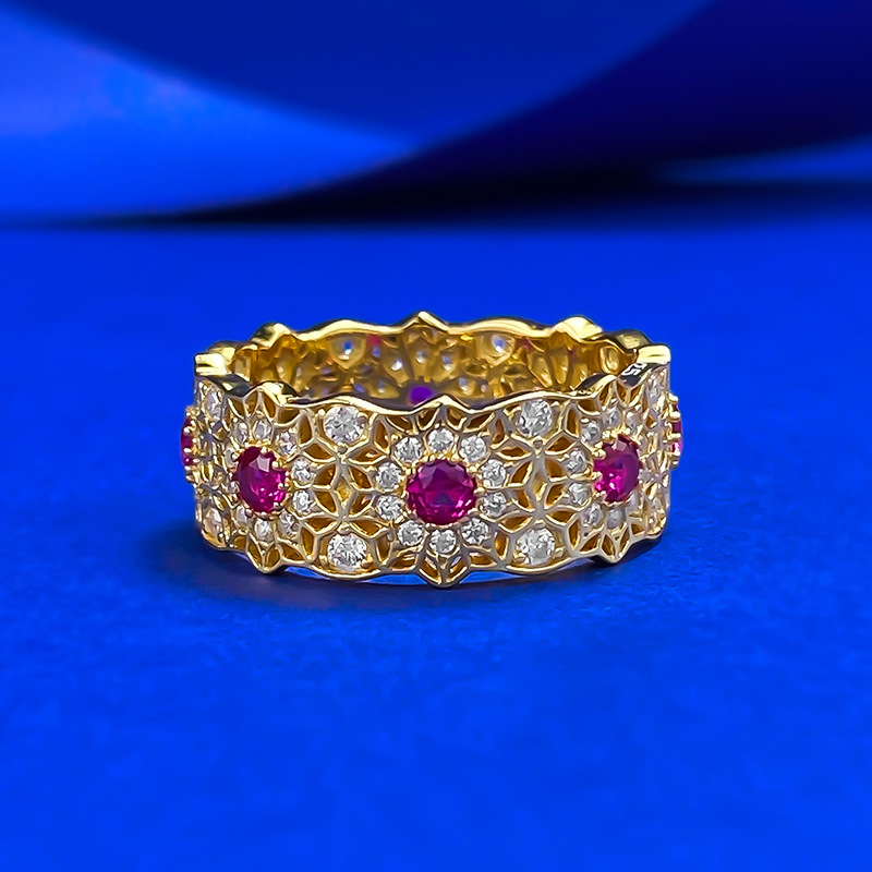 New S925 Silver Exquisite Red Diamond Perforated Ppattern Row Ring Gold Retro Ring