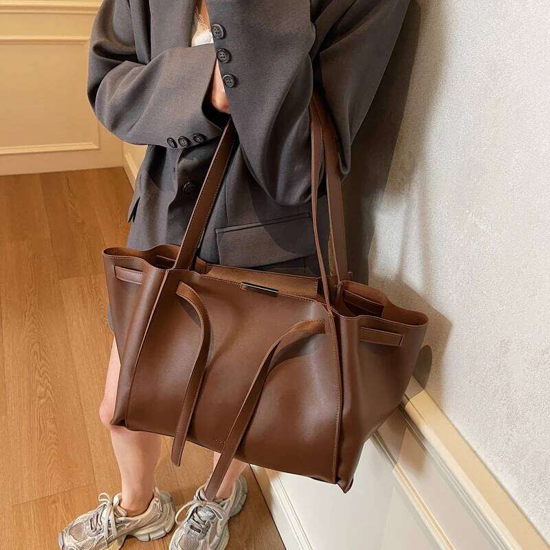 Hot Selling Simple Fashion Shoulder Bags For Women Bury Color Large Capacity Drawstring Bucket Shopping Totes Latest Handbags Designer Bags