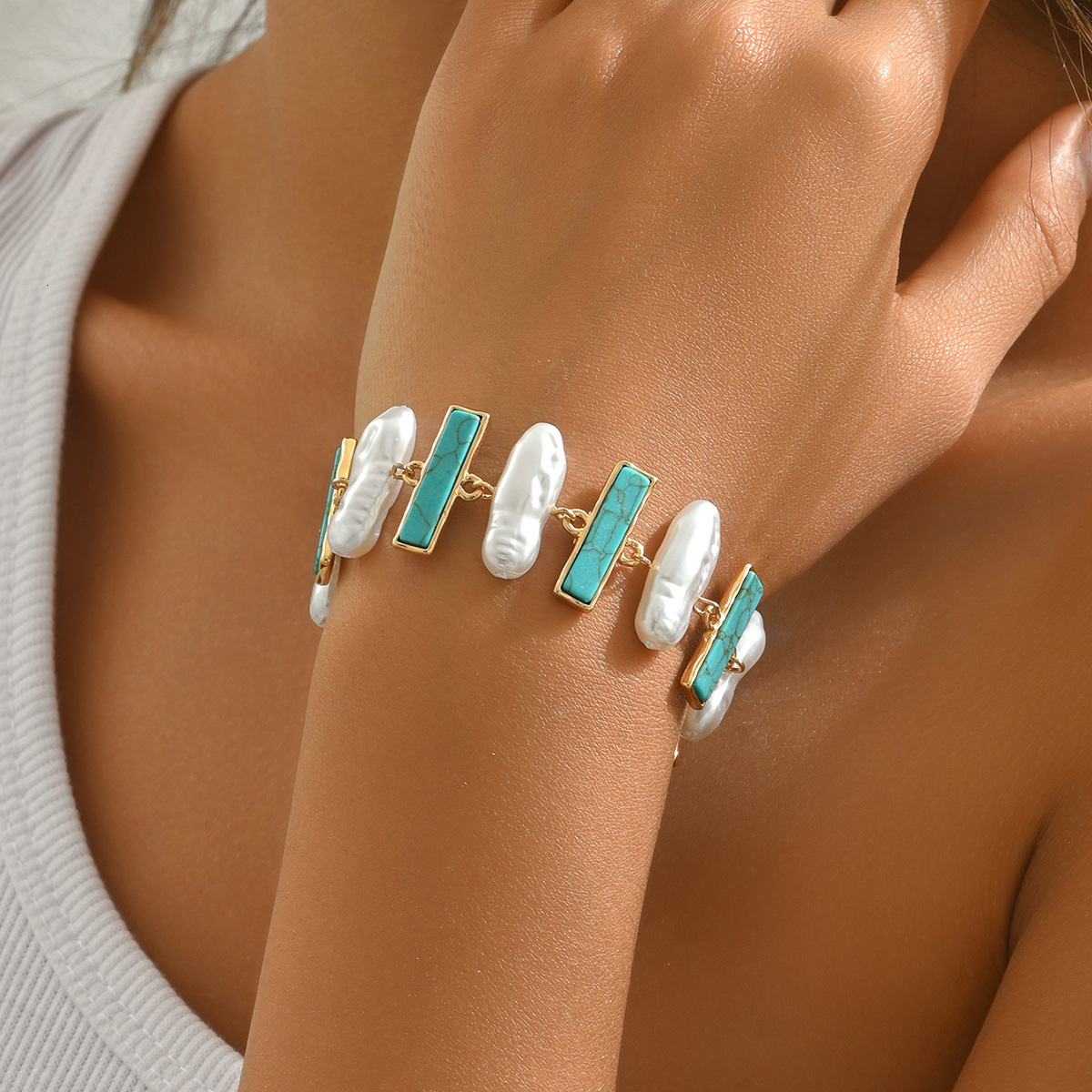 Style Women's Versatile Inlaid Turquoise Design Pearl Beaded Bracelet High-End Sense Jewelry For Women