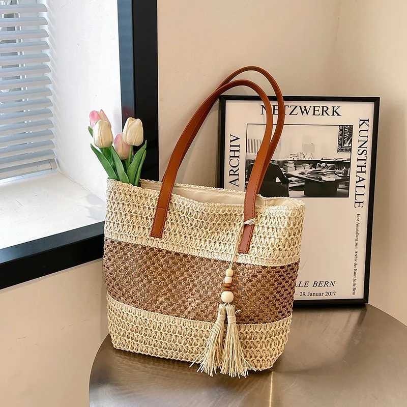Large capacity braided bag color contrast striped grass braided bag summer new underarm bag shoulder bag XJ250627