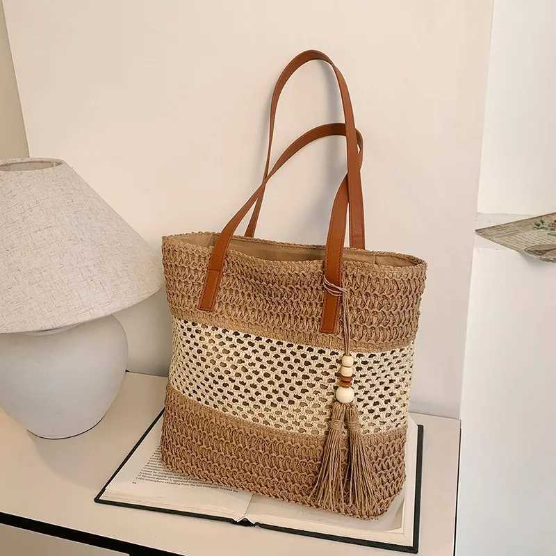 Large capacity braided bag color contrast striped grass braided bag summer new underarm bag shoulder bag XJ250627
