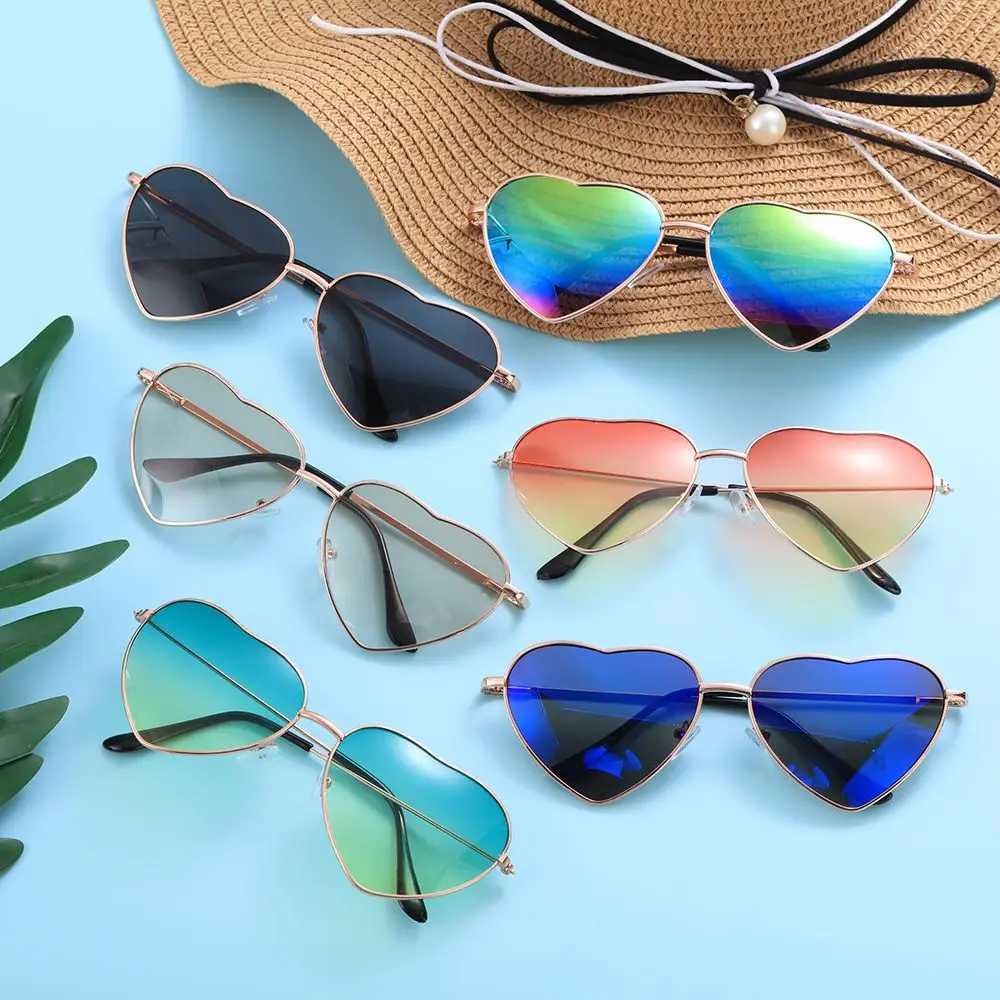 1PC Women Heart Shape Sunglasses luxury Brand Designer Men Metal Frame Sun Glasses Vintage Gradient Ocean Lenses UV400 Shades W250621