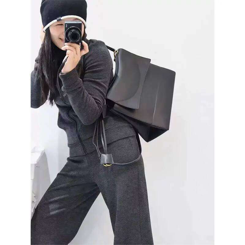 Hot Selling Flip High Quality Fashion Tote Bag French Shoulder Crossbody Large Capacity Handbag New Ladies Bury Purse Designer Bags