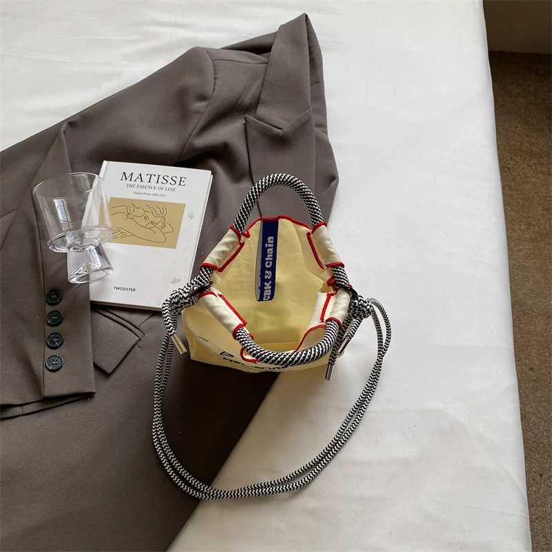 Embroidered canvas bag for women; light single shoulder bag for spring and summer; cross-body handbag. XJ250620