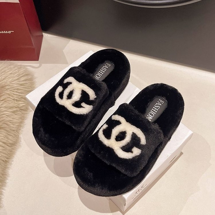 Designer slippers for women's outerwear 2025 Autumn and Winter New thick-soled embroidered letter woolen shoes, versatile home cotton slippers, F