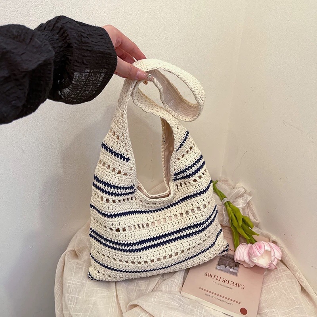 Free shipping designer Handmade Crochet Cotton Rope Woven Bag Large Capacity New Spring Summer Shoulder Handbag Hollow Out Vacation Bag