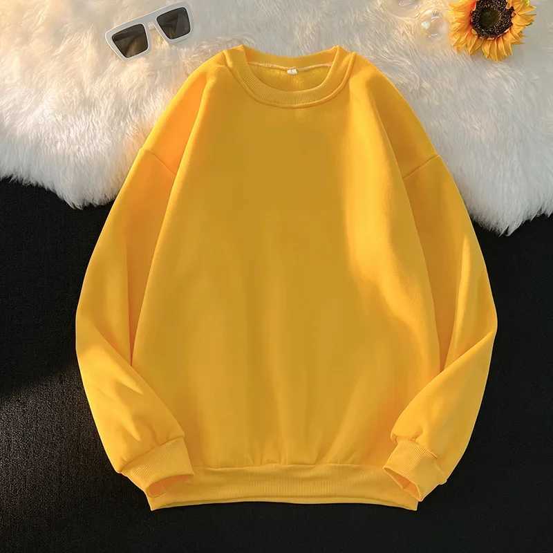 Warm Fleece Lined Long Sleeve Round Neck Base Shirt for Men Casual Versatile Solid Color Sweatshirt Top Candy Color Options XJ250621