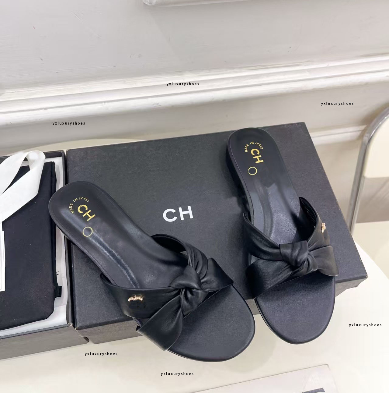 2025SS Designer Shoes Summer New women's wide flat cross fabric slippers high-quality fashionable and luxurious Parisian designer sandals women's beach CC slippers