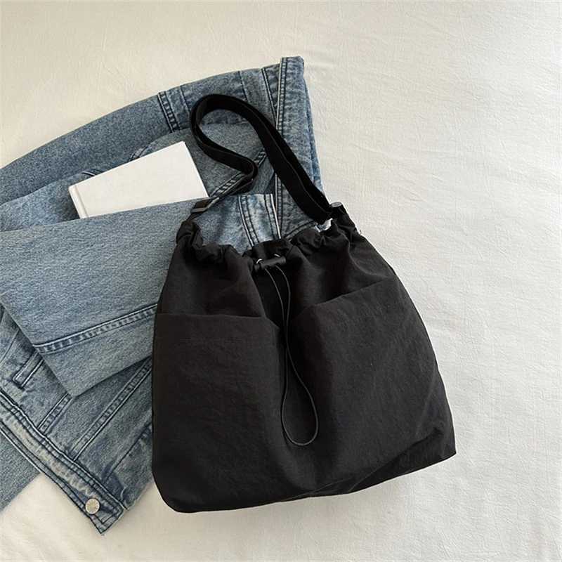 New Large Capacity Versatile Shoulder Bag for Womens Summer Popular Lightweight Shoulder Crossbody Bag Minimalist Tote Handbag XJ250620