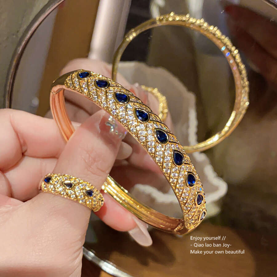 designer bracelet Real Gold Plated Zircon Water Drop Texture Clasp Palace Style Bracelet Light High-end Sense Jewelry
