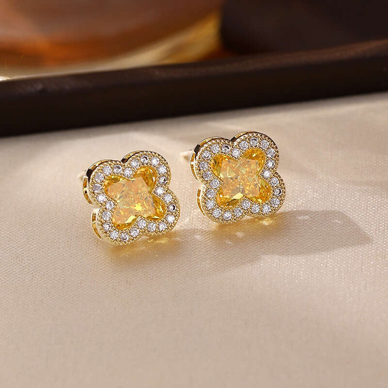 designer Four-Leaf Clover Zircon Summer Dopamine Niche Earrings Yellow Ear Piercing Studs Sier Needle Women
