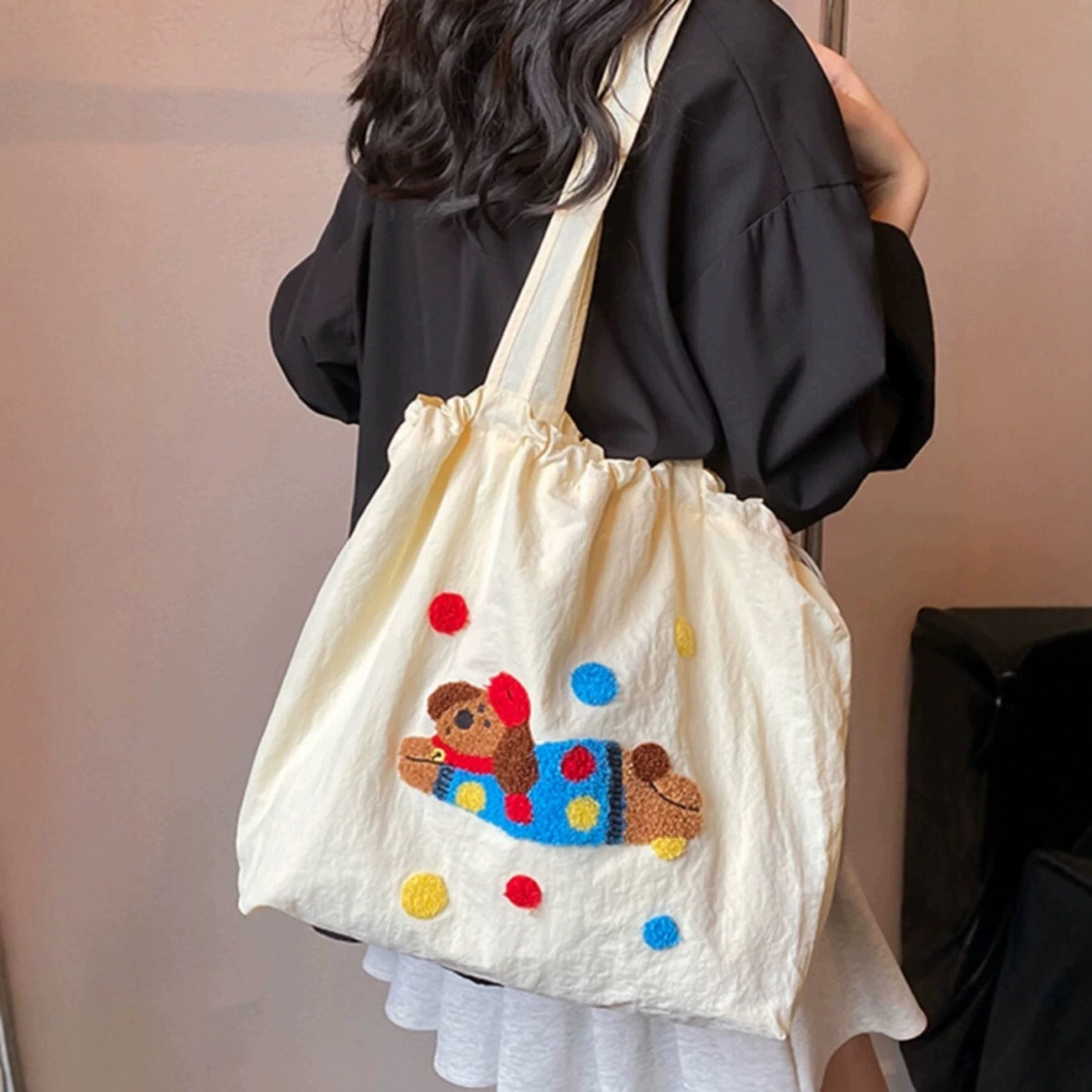 Free shipping designer Women Bag Summer New Nylon Canvas Bag Casual Large Capacity Handbag Niche Ins Style Versatile Tote Bag