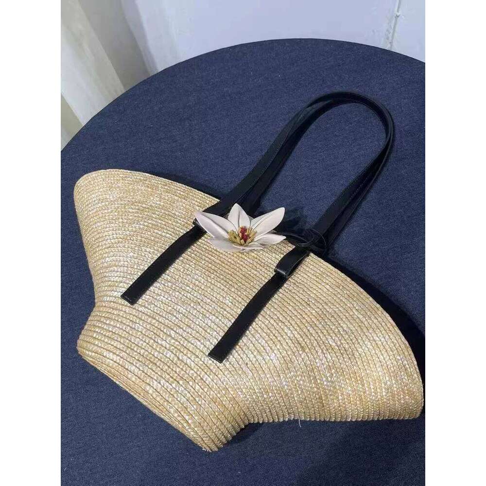 Handmade Woven Bucket Women's 2024 Summer New Fashion Versatile Casual Handbag Commuter Shoulder Bag