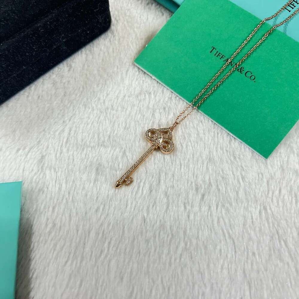 Brass High Version Iris White Shell Key Women's Trendy Necklace