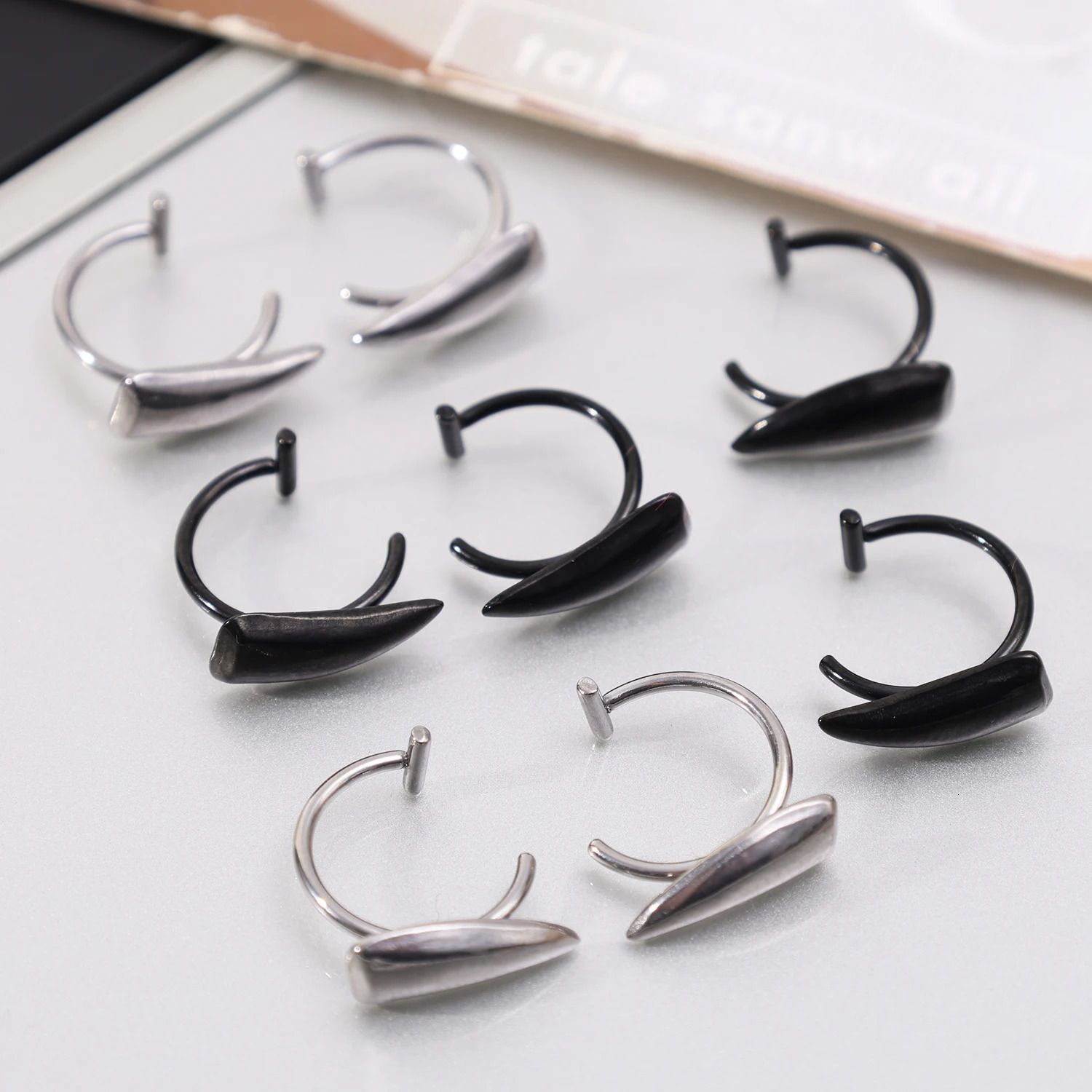 Stainless Steel 3D Lip Clip Unique Fangs Without Holes Lip Clips Men Women Without Holes Lips Ring Halloween Jewelry Accessories 250617