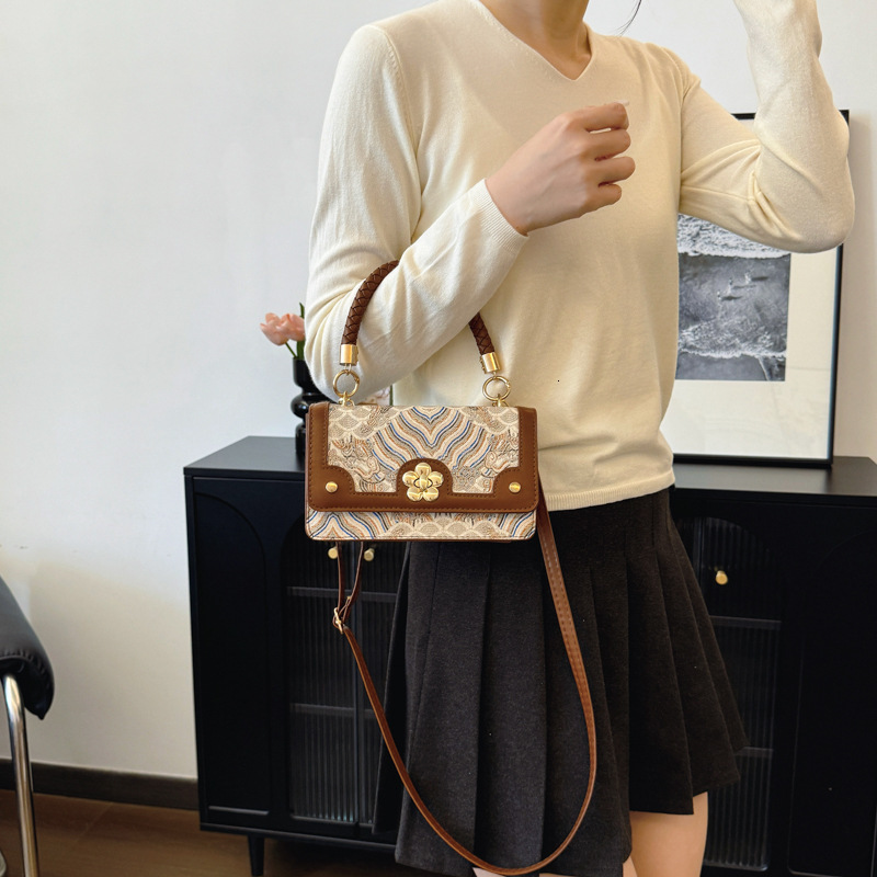 Free Shipping 2025 New Designer Bag Bags Retro Simple Handbag For Women New Fashion Versatile Stylish Patchwork Trendy High-quality Shopping Bags Smal