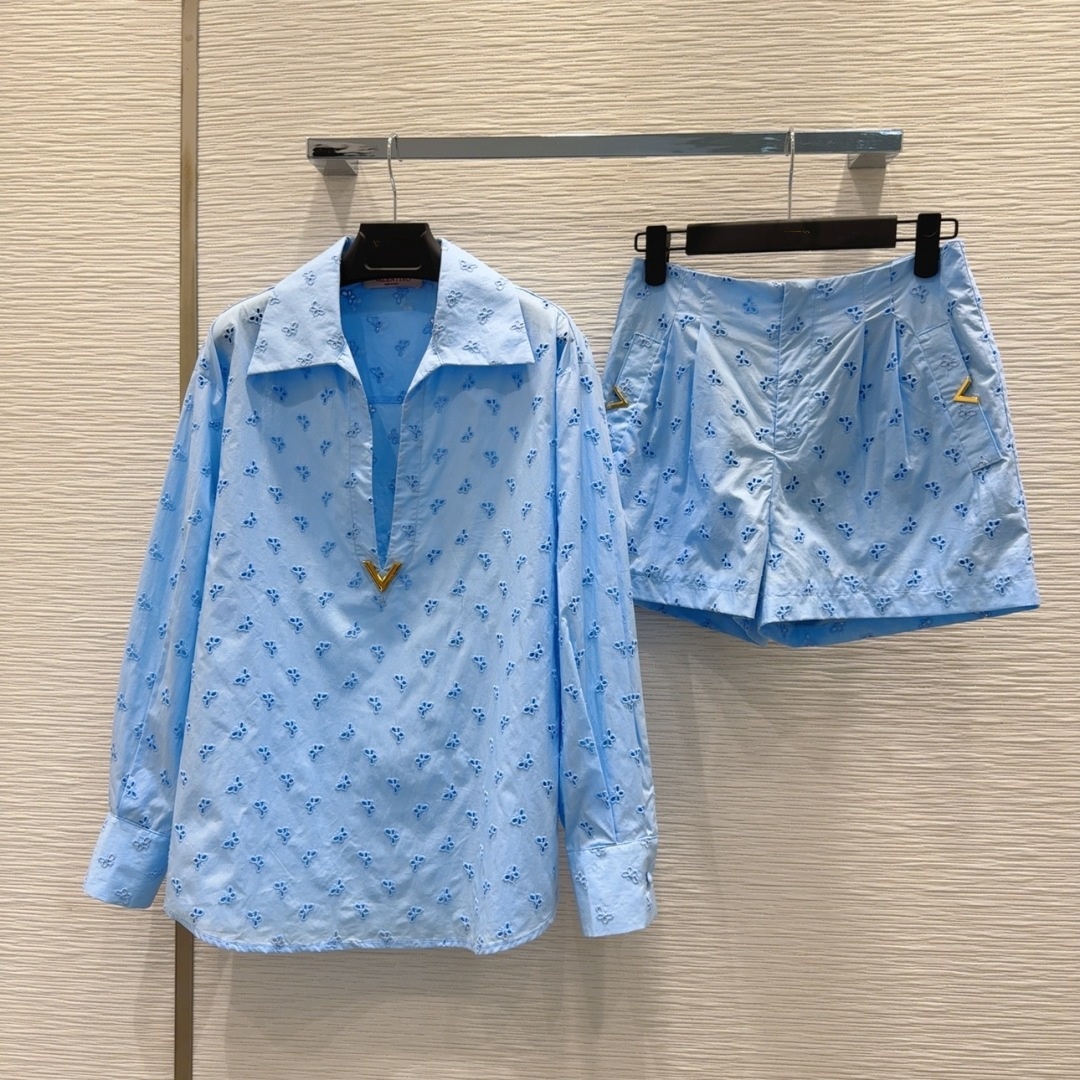 Two Piece Pants women's designer Two Piece Pants for women fashion Age-reducing stylish V-neck blazer with high waist slimming casual shirt +shorts sets