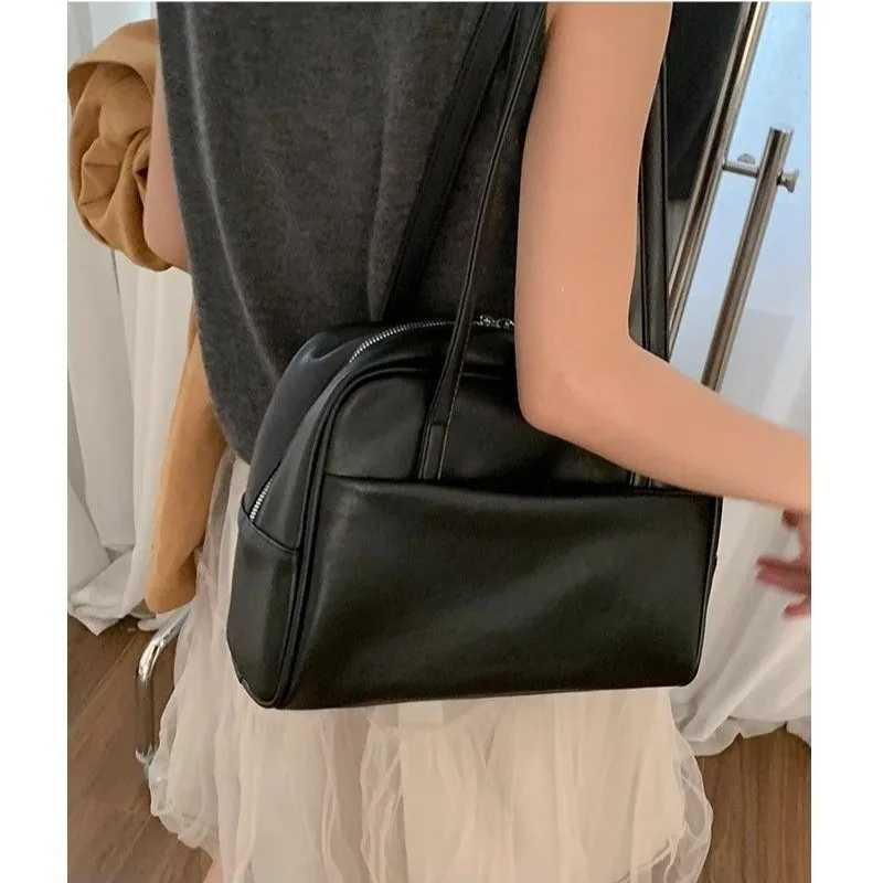 Large Capacity Womens Commuter Shoulder Bag Vintage Tote Pu Leather Ladies Underarm Bags Business Female Boston Handbags Purses XJ250620