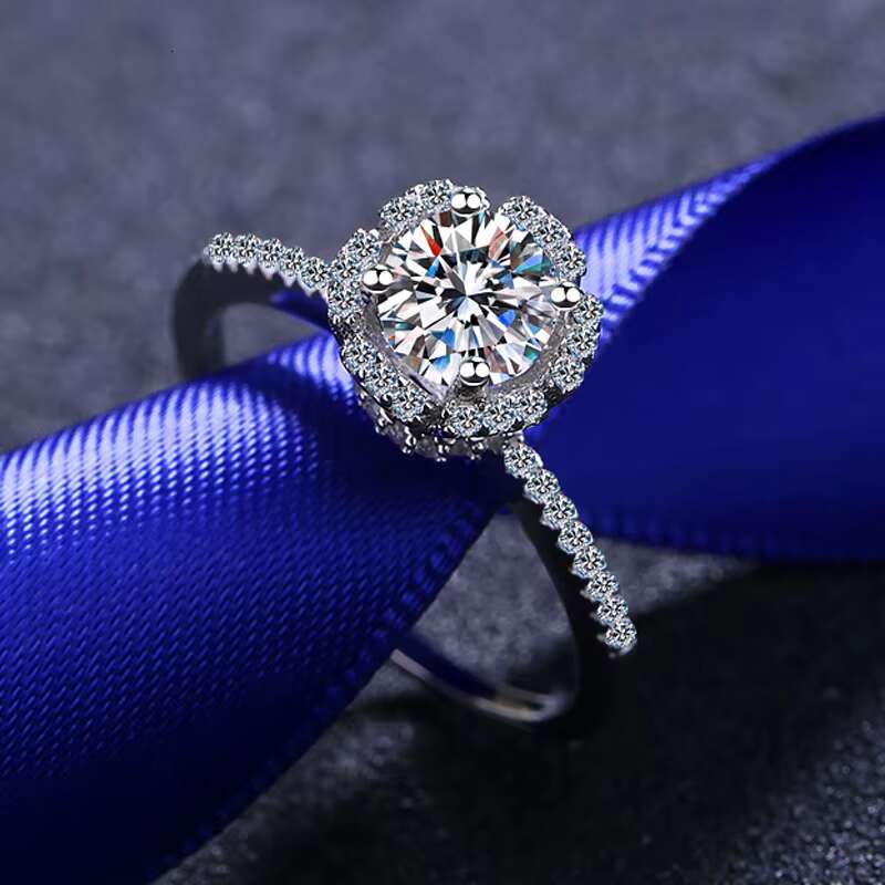 Womens 925 Silver Ring with VVS Diamond Moissanite Brilliant Cut Engagement Ring for Parties Anniversaries Fashion Accessories