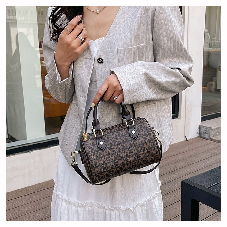 Free Shipping Designer Bag, Women's Bag, Boston Bag, Classic Printed Luxury Bag, Simple And Elegant Commuting Travel Handbag, Shoulder Bag, Women