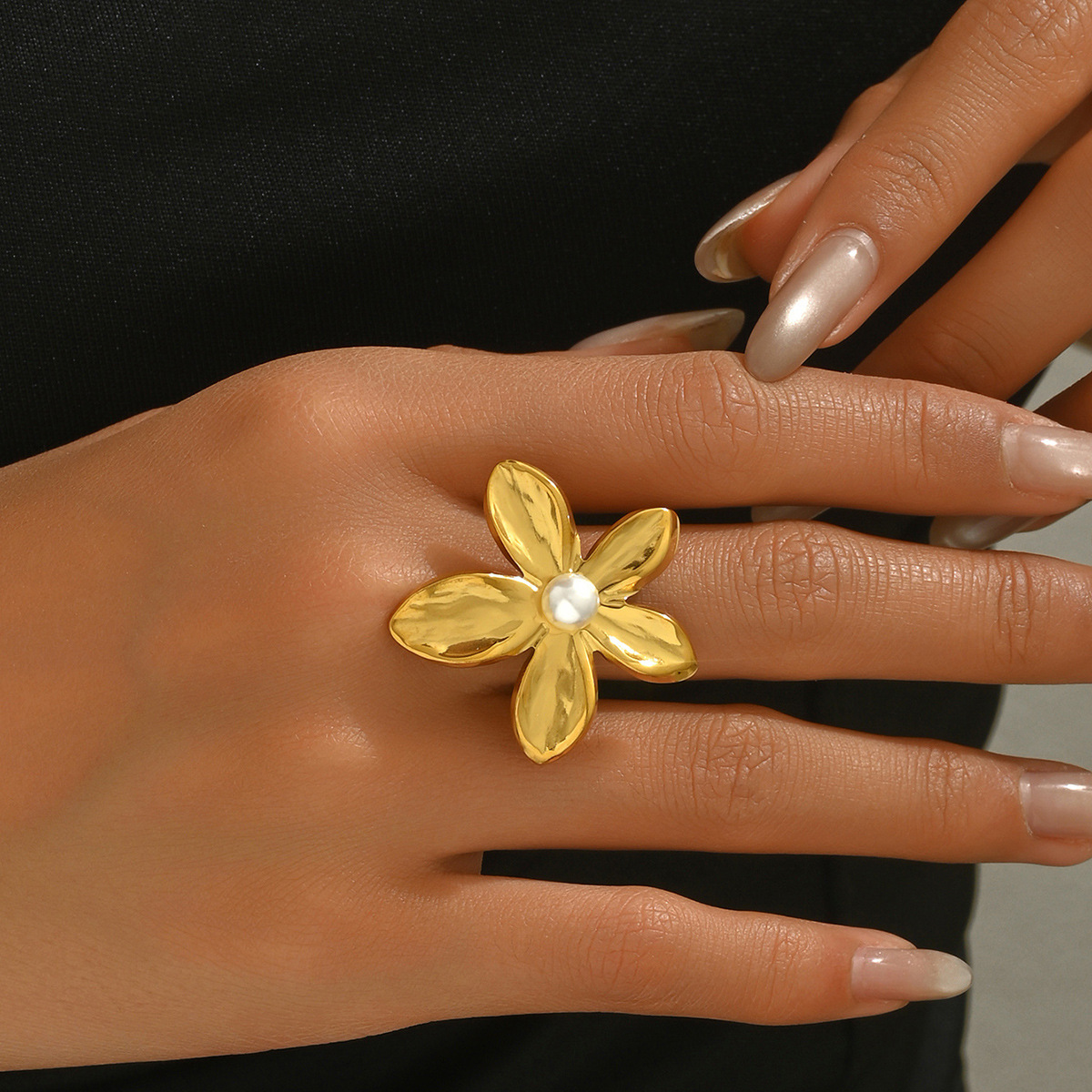 Style Women's Floral Inlaid Pearl Design Hlow Versatile Index Finger Ring