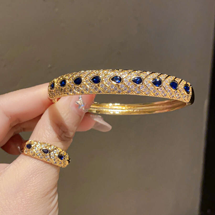 designer bracelet Real Gold Plated Zircon Water Drop Texture Clasp Palace Style Bracelet Light High-end Sense Jewelry