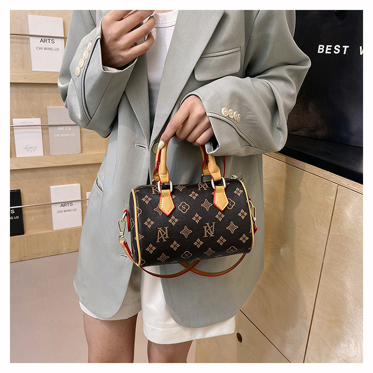 Free Shipping Designer Bag, Women's Bag, Boston Bag, Classic Printed Luxury Bag, Simple And Elegant Commuting Travel Handbag, Shoulder Bag, Women