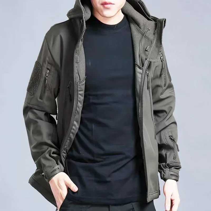 5XL 6XL Sharkskin Soft-shell Hard Shell Camo Fleece Thick Tactical Suit Hooded Coat Manufacturers Handsome Outdoor Jacket XJ250621