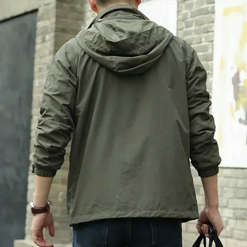 Loose Windbreaker Autumn New Casual Jacket Hiking Camping Jackets Waterproof Hooded Tactics Military Jacket Mens Outdoor Coat XJ250621