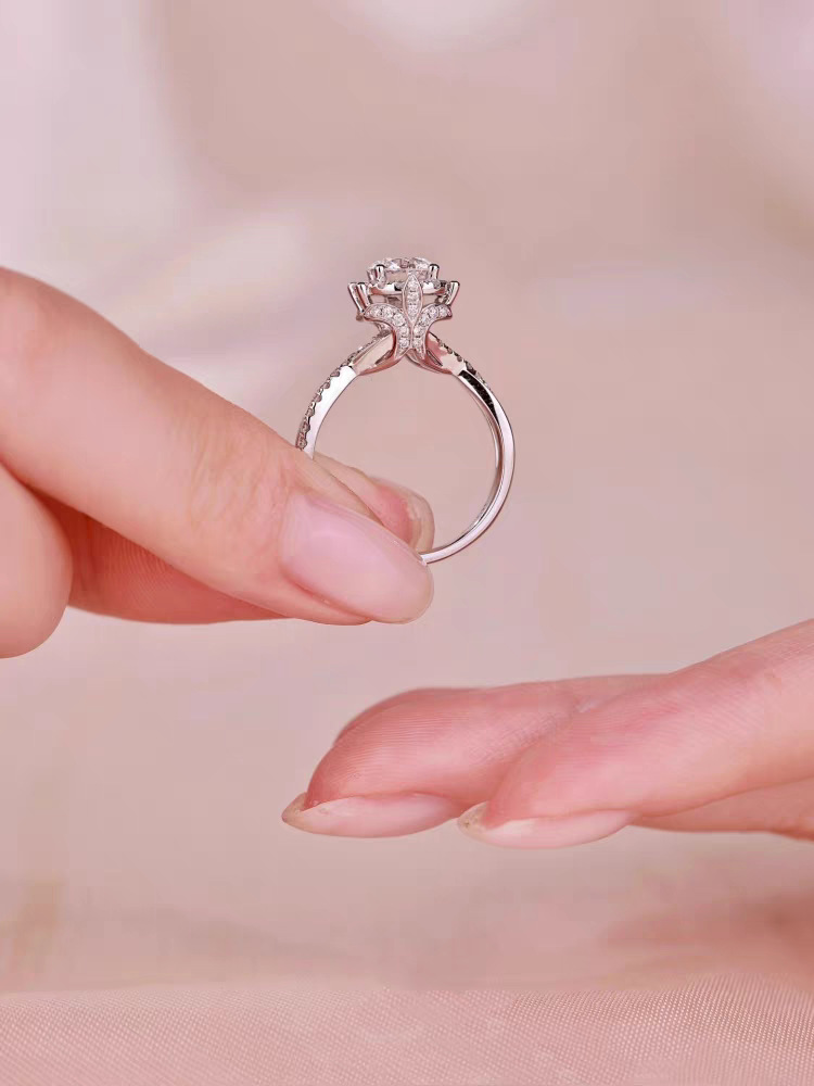 Choucong Brand New 1ct Round Cut White Lab Moissnite Diamond Luxury Jewelry 925 Sterling Silver Party Women Wedding Crown Princess Ring For Lover Gift