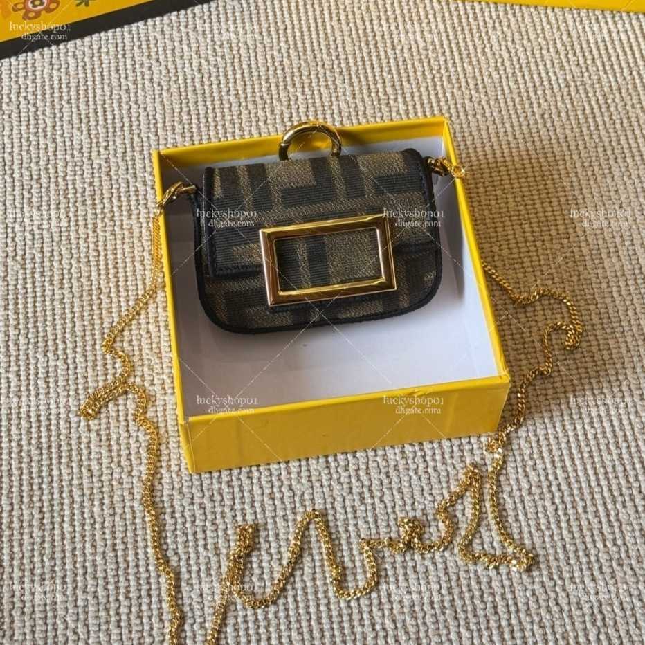 designer mini Baguette keychain charm coin purse wallet mini half-moon hobo bag strap crossbody bag earphone pouch micro pouch with keychain lady mini coin purses
