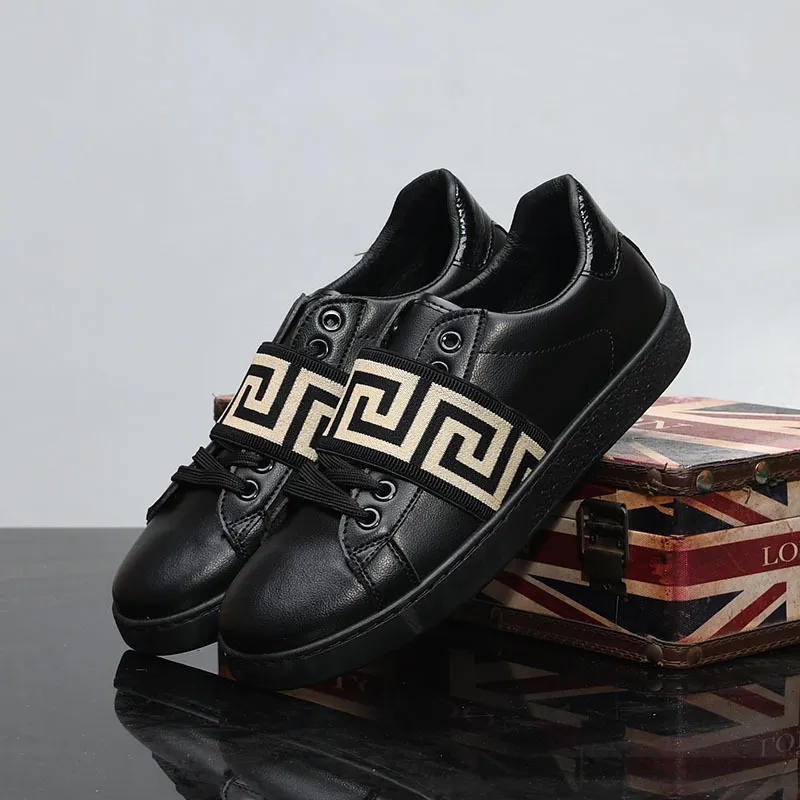 Designer Mens Womens Casual Shoes Couple Low Top Outdoor Boys Sneakers Girls man sport trainers outdoor classic message running shoes black white