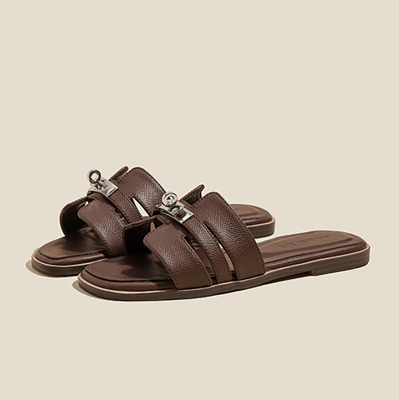 Designer Slippers for Women 2025 New one-strap slippers, fashionable and versatile summer outerwear, beach flat sandals, gold lock button slippers, Fr