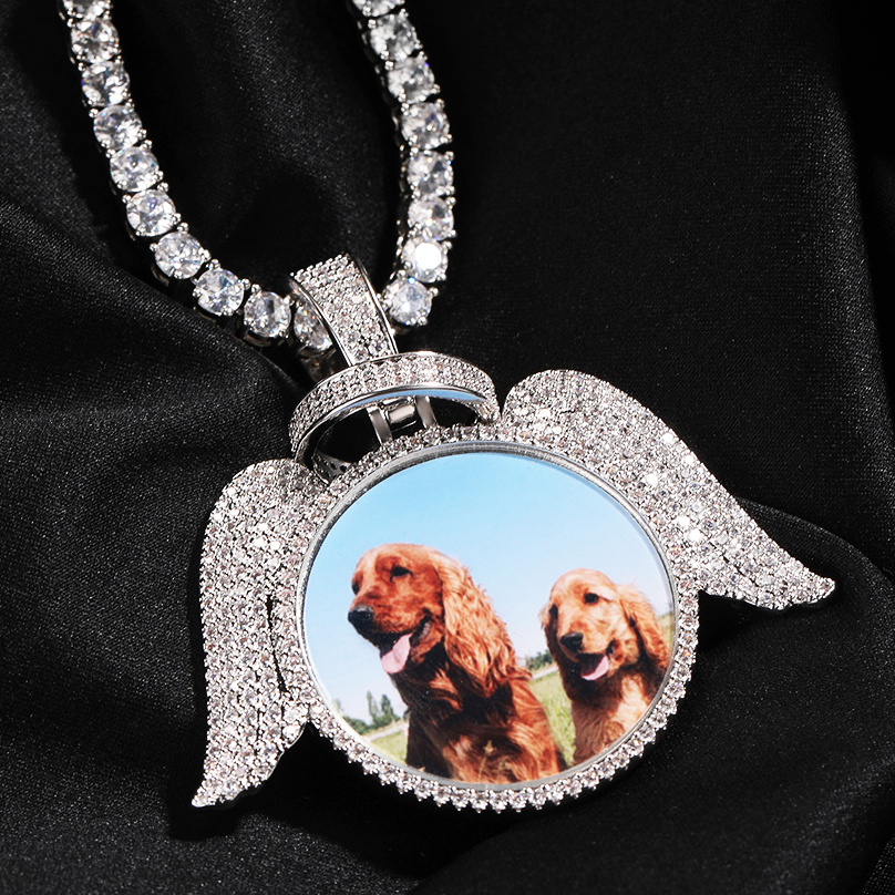 Angel Wings 30mm Circular Memory Photo Frame Pendant Necklace Personalized Diy Picture Hip Hop Creative Design Wolf Tide Rapper Hip Hop Memorial Jewel