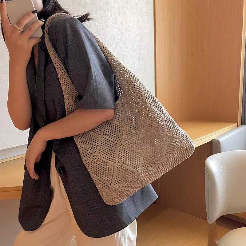 New Design Womens Handbag Hollow Out Beach Package Large Capacity Shoulder Shopping Bag Knitted Female Tote XJ250620