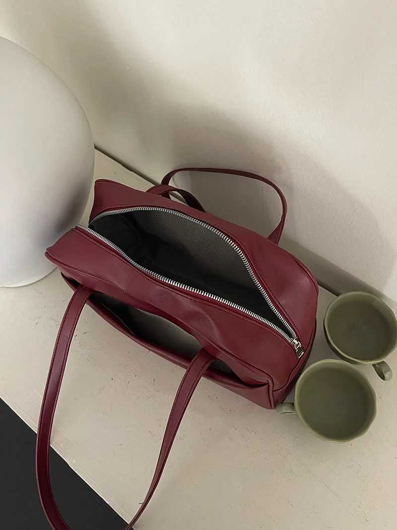 Large Capacity Womens Commuter Shoulder Bag Vintage Tote Pu Leather Ladies Underarm Bags Business Female Boston Handbags Purses XJ250620