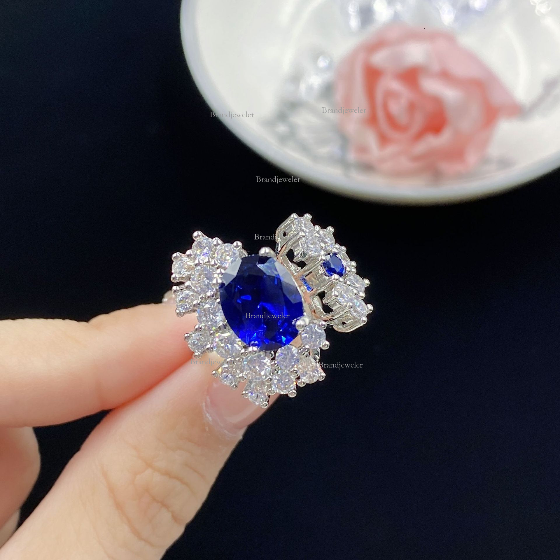 Sapphire Fluorescent Light Designer Necklace Color Changing Pigeon Egg Full Diamond Fashion Pendant Open Ring Model Set Free Delivery For Women Clavic