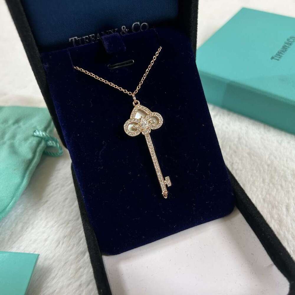 Brass High Version Iris White Shell Key Women's Trendy Necklace