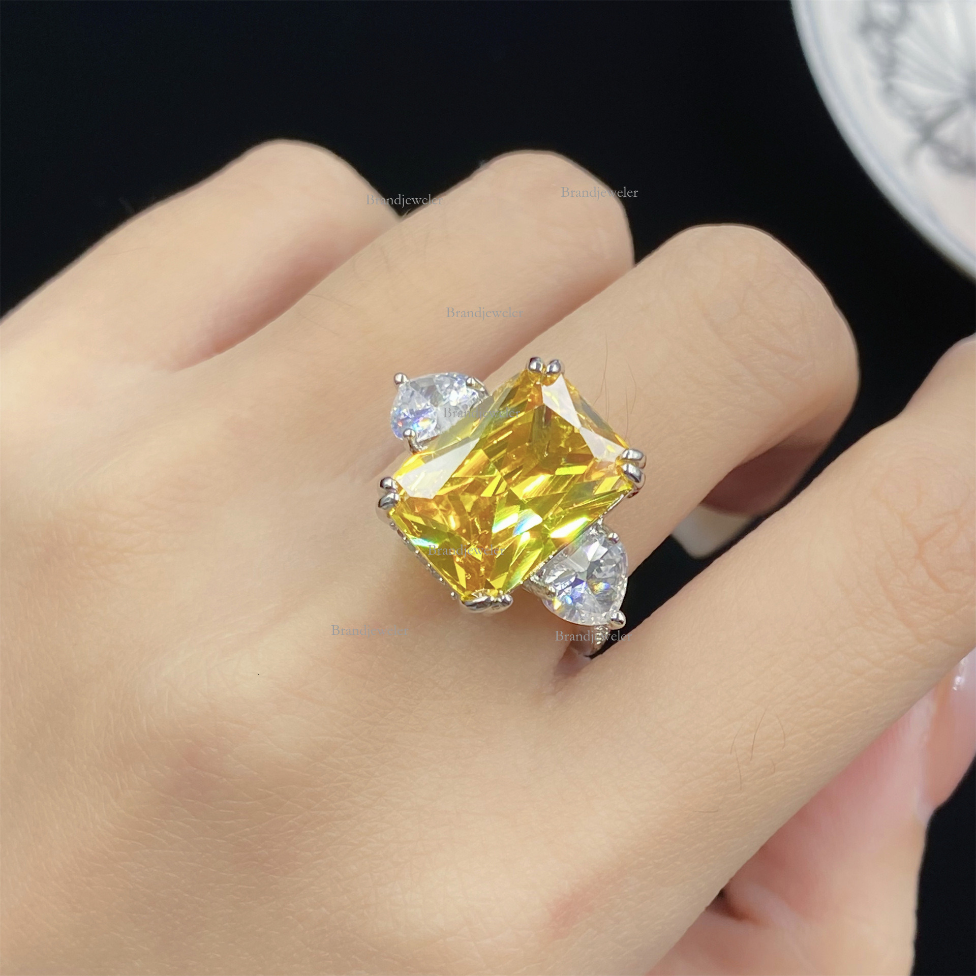 Golden Zircon 2025 New Model Heart Back Simple Rectangular Imitation Yellow Crystal Open Ring Designer Necklace Women's Elegant Pendant Free Deli