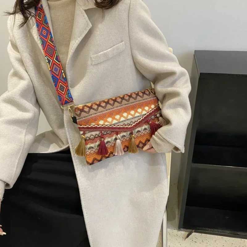 New Vintage Bohemian Fringe Shoulder Bag Women Tassel Boho Hippie Gypsy Fringed Womens Handbags Open Bag Purses and Handbags XJ250620