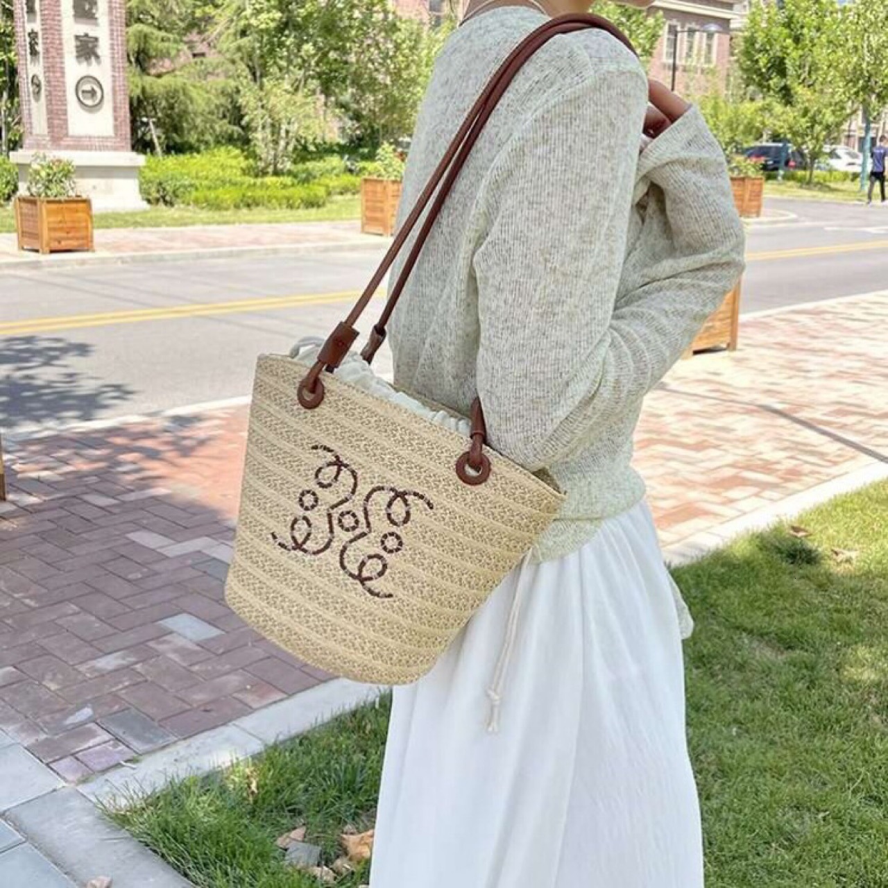 Free shipping designer Women Bag Retro High-Value Niche Matte Patchwork Bag 2025 New French Commuter Bag Versatile Shoulder Bag Tote Bag