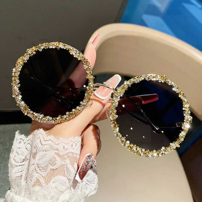 Ladies diamond new fashion glasses slim face fashionable high-grade sunglasses street shooting. W250621