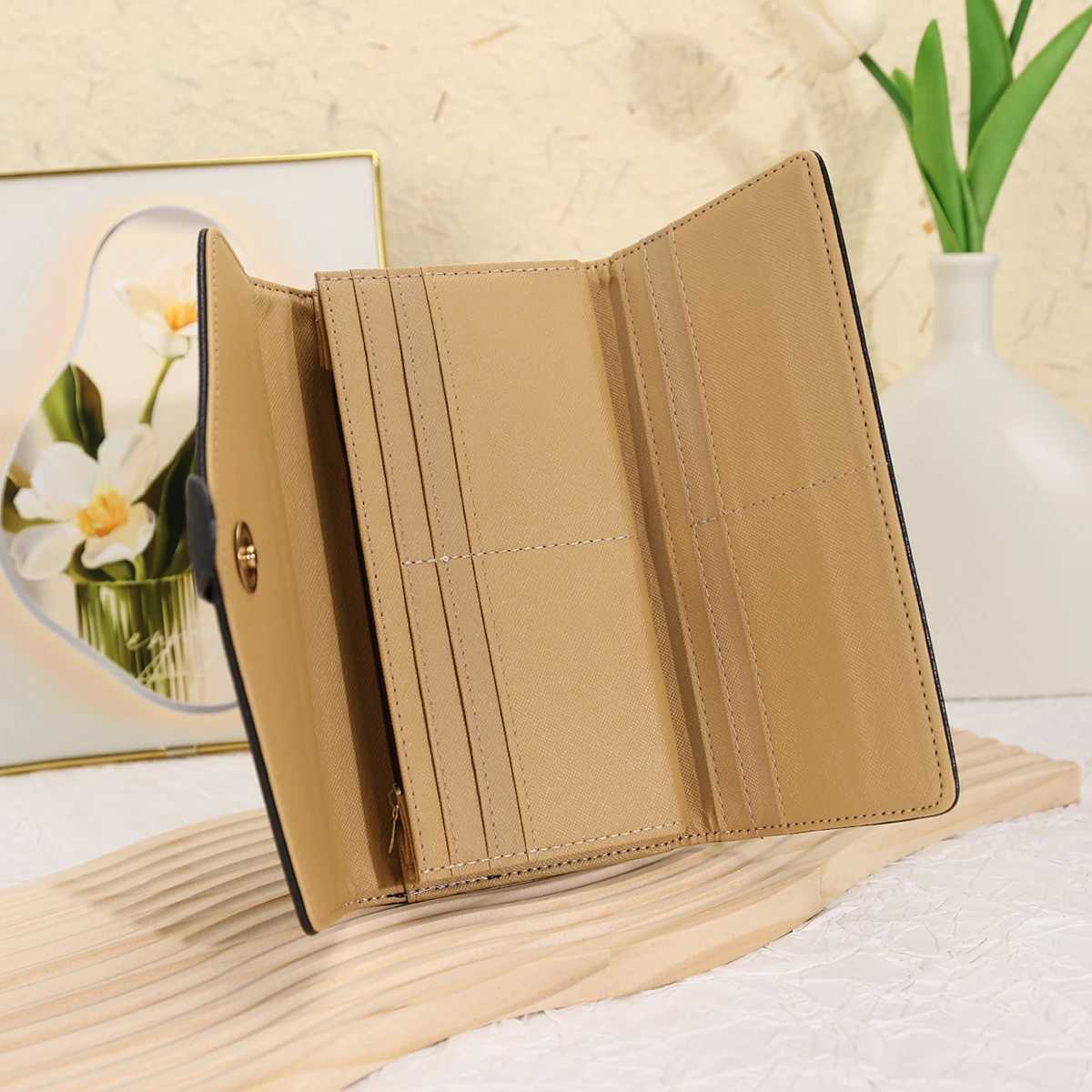Womens Wallet Multi-functional Simple Large-capacity Long Leaf Button Simple Three-fold CluTCh Bag Z250621