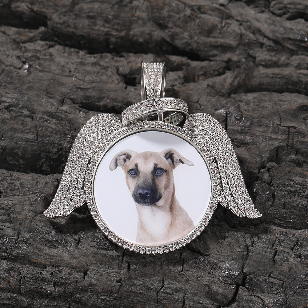 Angel Wings 30mm Circular Memory Photo Frame Pendant Necklace Personalized Diy Picture Hip Hop Creative Design Wolf Tide Rapper Hip Hop Memorial Jewel