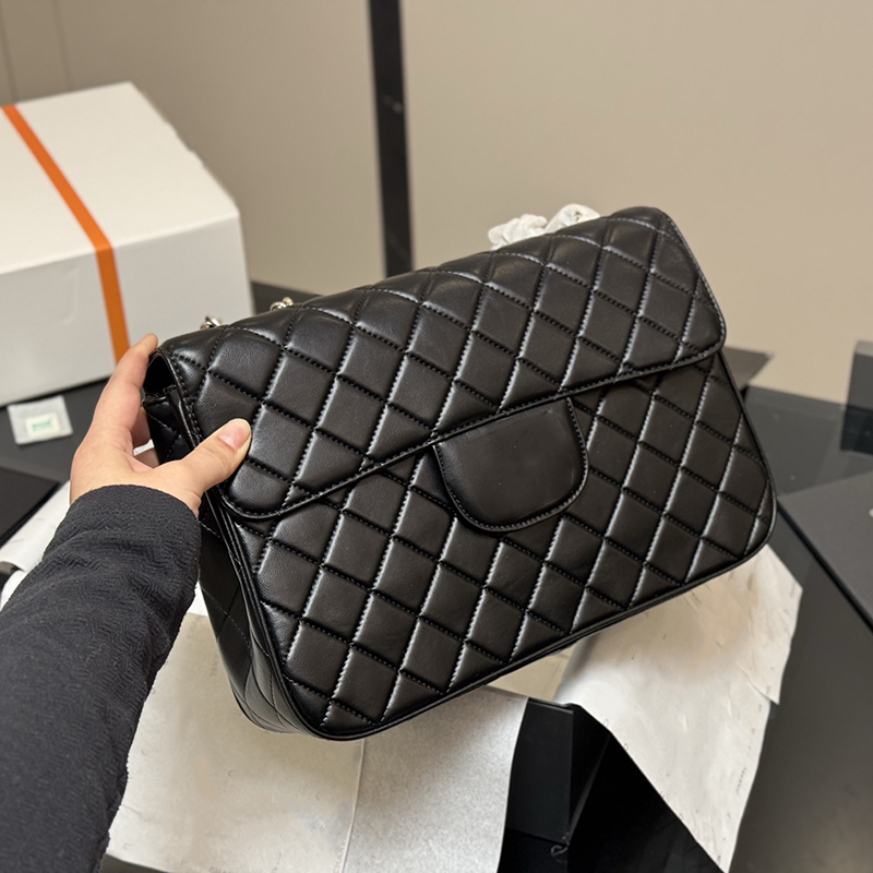 Womens Calfskin Vintage Designer xl Jumbo Quilted Flap Shoudler Bags Diamond Lattice Metal Hardware Matelasse Chain Crossbody Handbag Large Capacity Luggage 30CM
