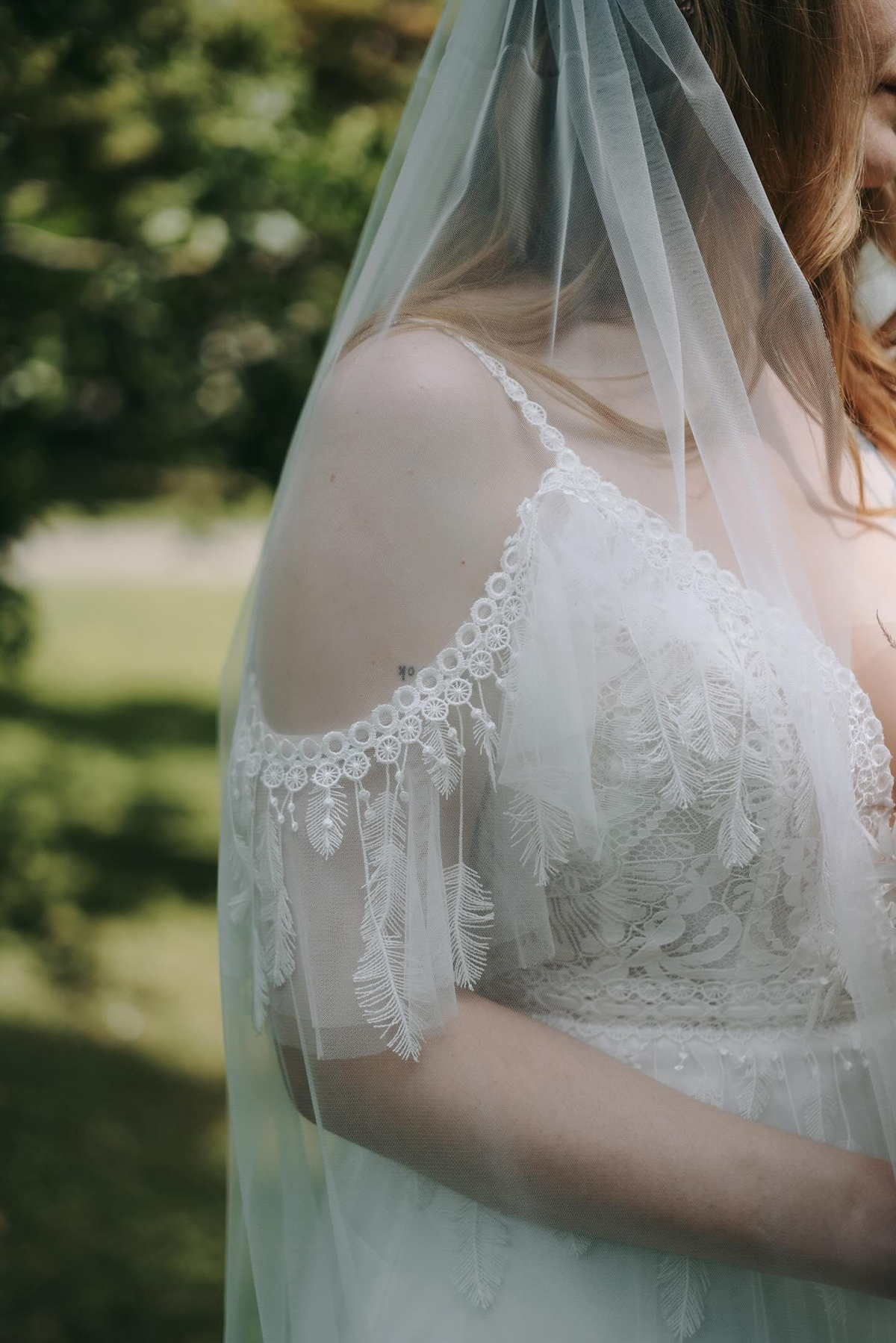 Off Shoulder Boho Wedding Dresses A Line Deep V Lace Bride Gowns Custom Made Garden Party Dresses for Brides Engagement Birthday