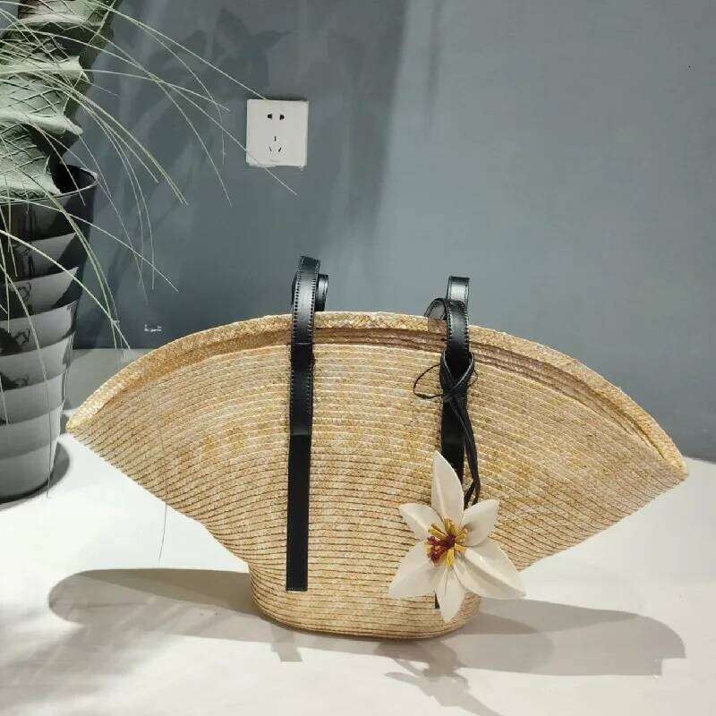 Handmade Woven Bucket Women's 2024 Summer New Fashion Versatile Casual Handbag Commuter Shoulder Bag