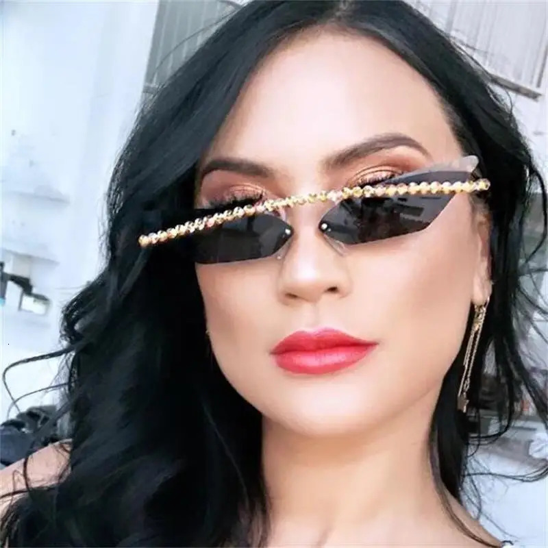 Cat Eye Sunglasse Cool Diamond Sun Glasses Metal Frame Mirror Lady Rimless Rhinestaone Triangle Eyewear 250617