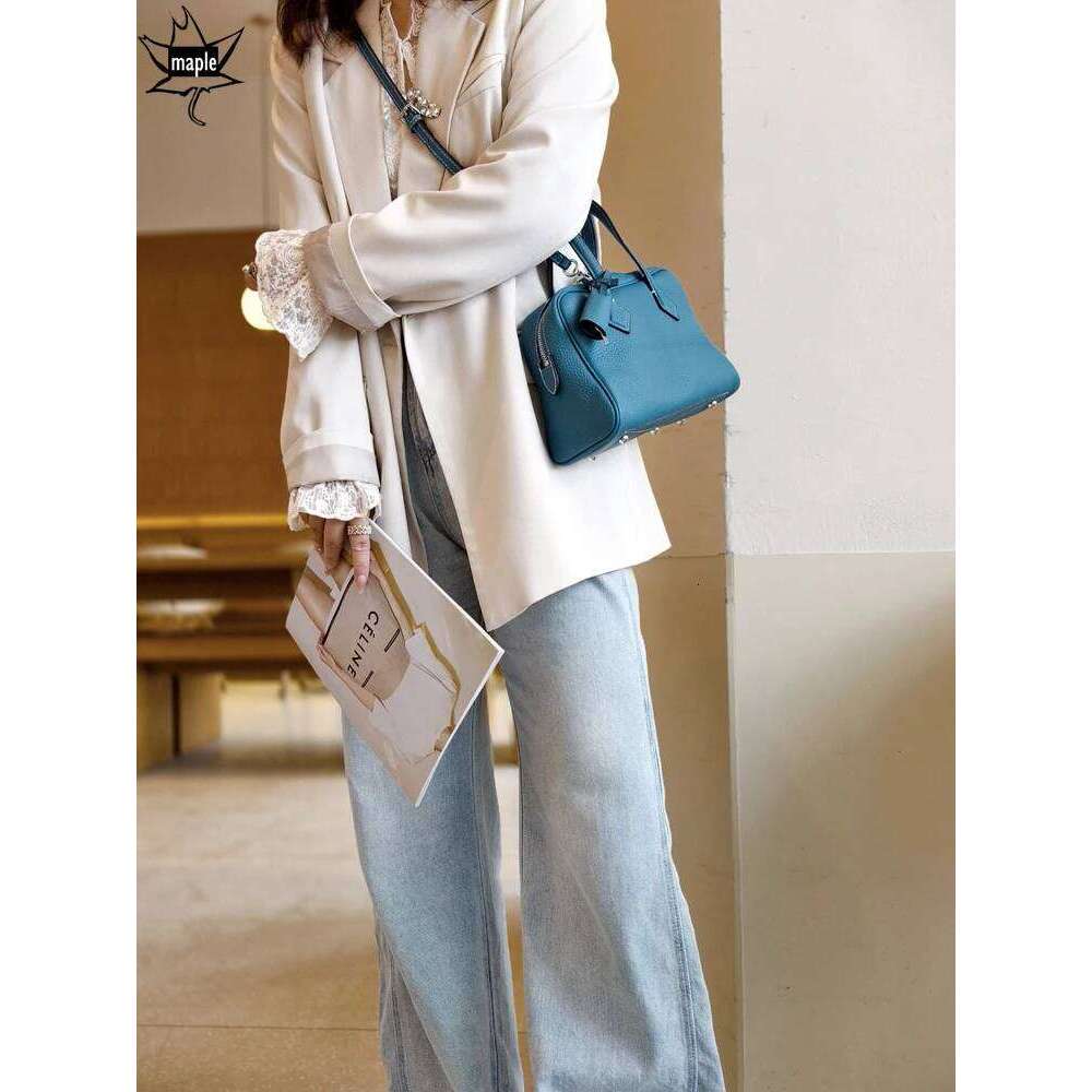 Designer bag 2025 New Simple Designer Large Travel Tote Genuine Cow Leather Women Handbag Blue Yellow Commuter Female Shoulder Bag No Luxury Bag