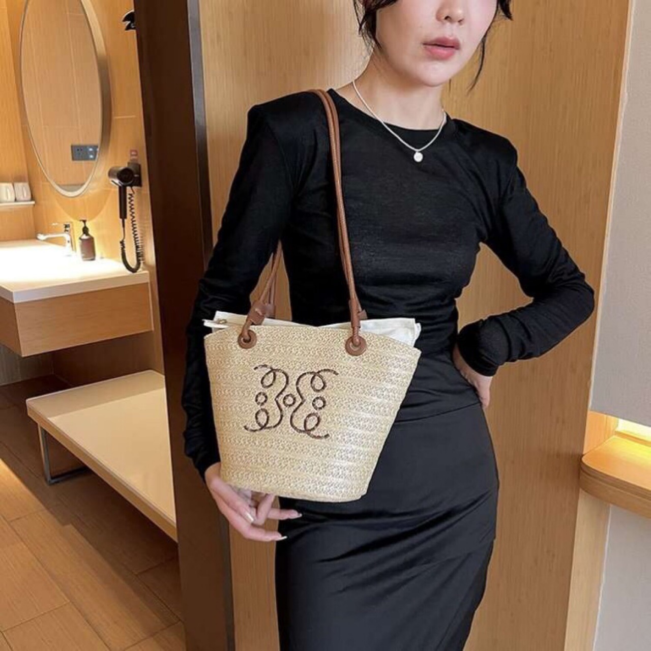 Free shipping designer Women Bag Retro High-Value Niche Matte Patchwork Bag 2025 New French Commuter Bag Versatile Shoulder Bag Tote Bag
